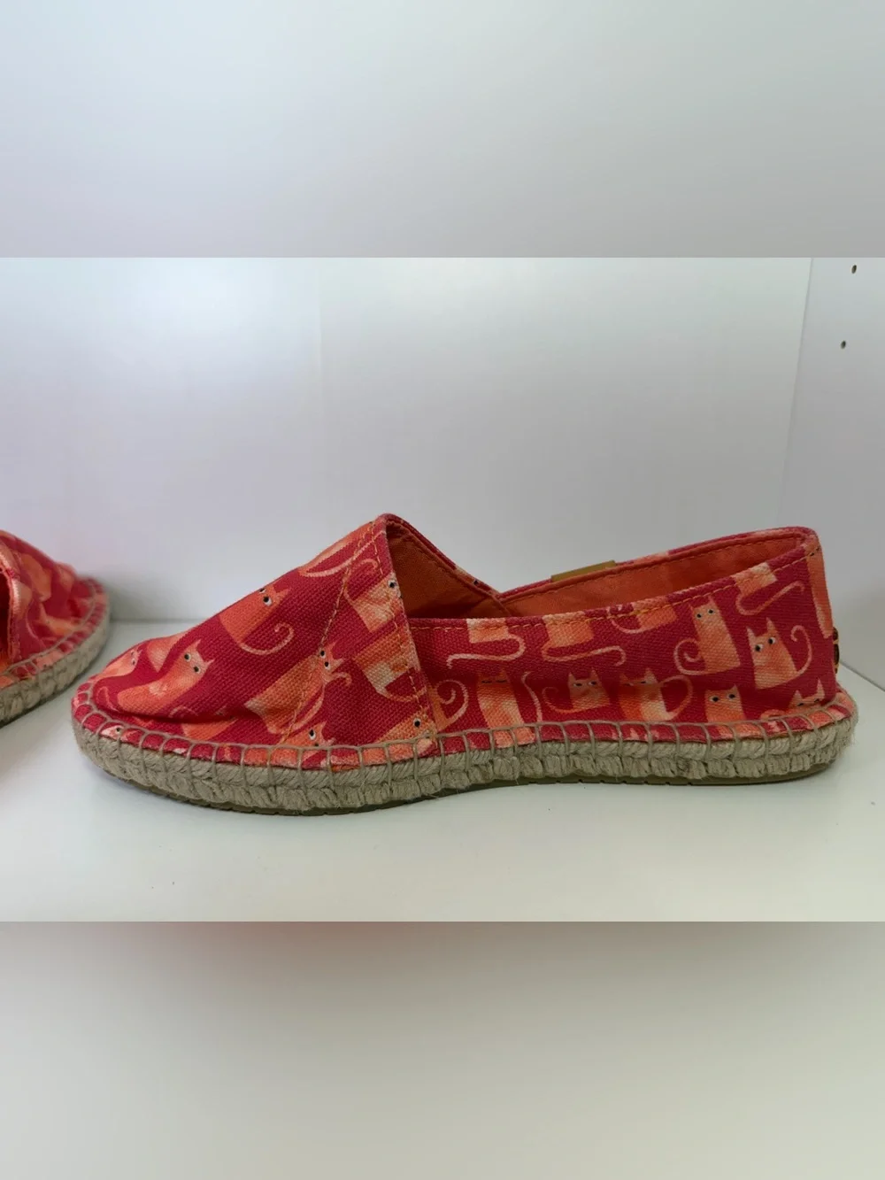 Ubutu Slip-On Espadrille Flats - Coral Pink with Cat Pattern